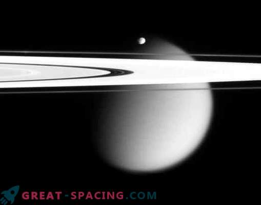 Pierwsza historyczna rozpiętość Cassiniego między pierścieniami Saturna