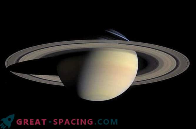 Cassini odkrył niesamowicie cienkie pierścienie Saturna