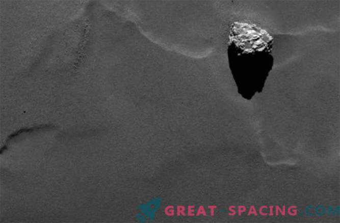 Rosetta avastas komeetide pinnal kivipüramiidi