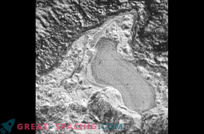 Pluton ma jeziora azotu, które zamarzają i topią się
