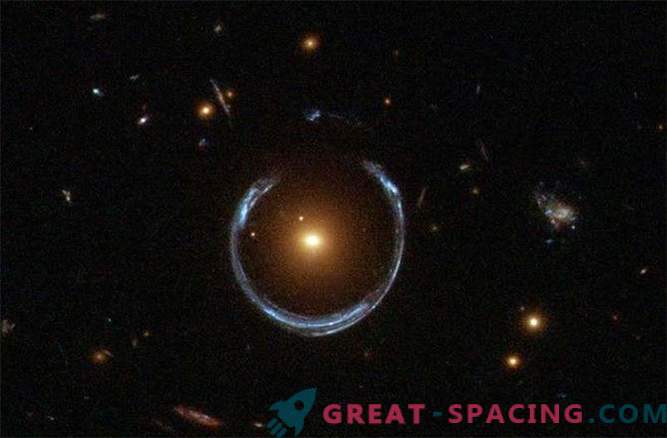 Najbardziej niesamowite przykłady soczewek grawitacyjnych: zdjęcia