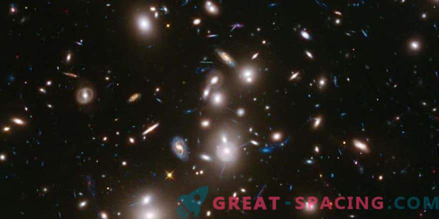 Wymiary galaktyk w połączeniach wpływają na „włączenie” czarnych dziur