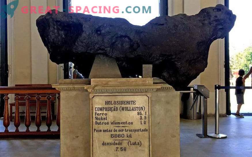 Największy brazylijski meteoryt zdołał przetrwać poważny pożar.