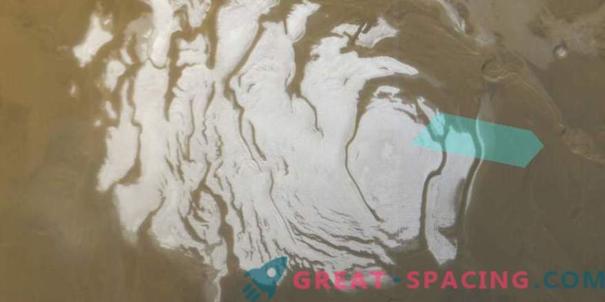 Największe pokłady lodu wodnego znaleziono na Marsie
