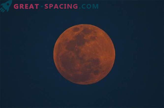 Oszałamiająca Blood Moon uderzyła w świat: zdjęcie