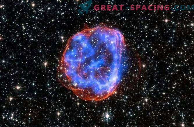 Niebieska świąteczna piłka jest w rzeczywistości pozostałością po supernowej