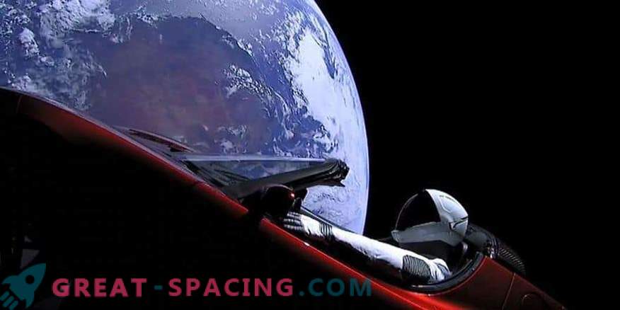 Starman i Tesla wykraczają poza Marsa