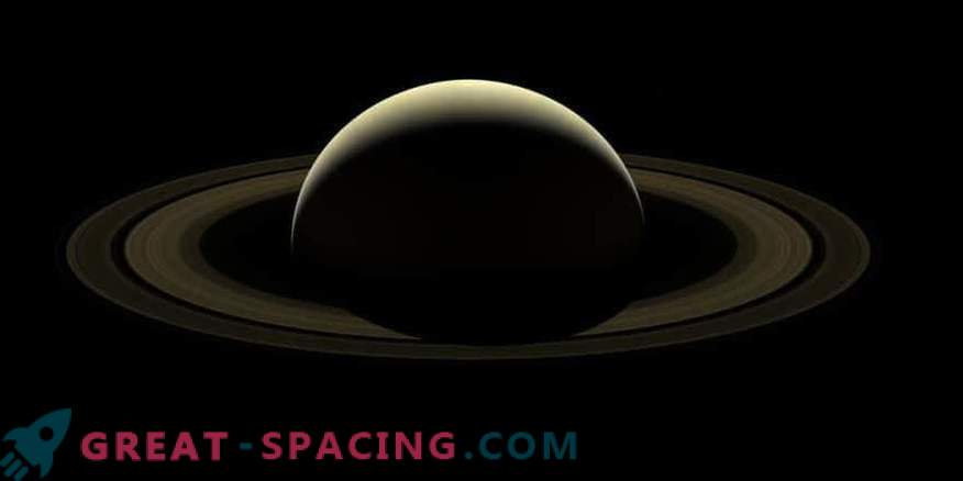 Złożony obraz Cassiniego: pożegnanie z Saturnem