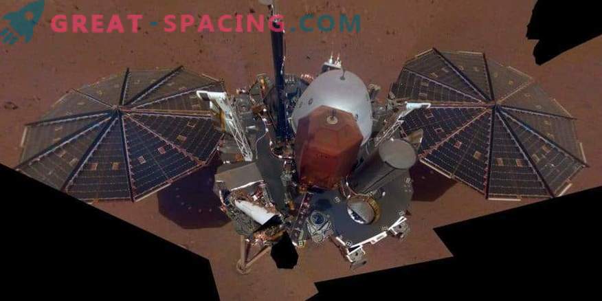 First Self z InSight Martian Landing Platform