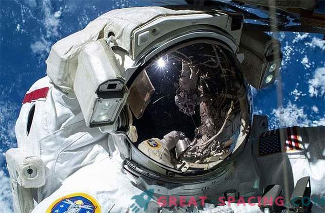 Wykryto wycieki wody ze skafandrów astronautów