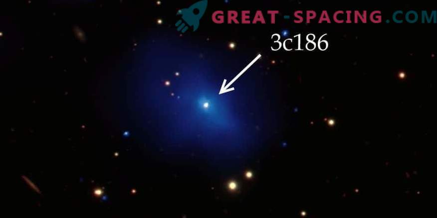 Супермасивна црна дупка избега од галаксијата 3C186
