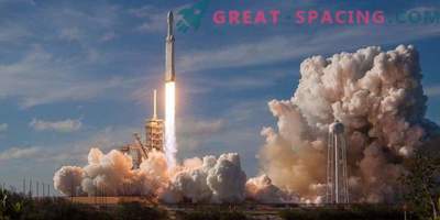 Rocznica premiery Tesli i manekina SpaceX