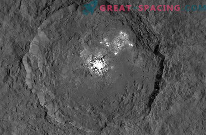 Tajemnicze jasne plamy na Ceres zmieniają się spontanicznie