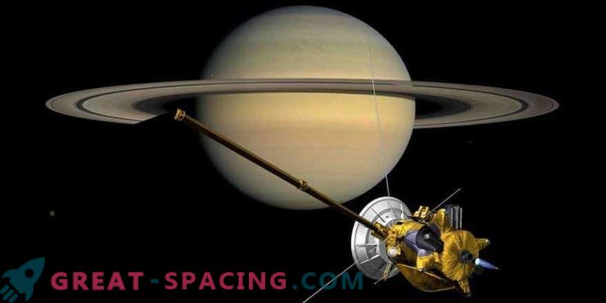 Cassini kontynuuje wielki finał