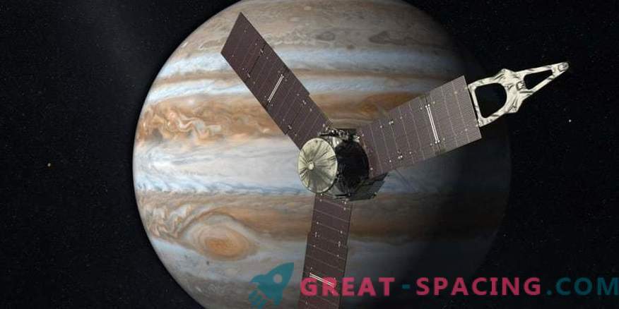 Juno z powodzeniem ślizga się po chmurach Jowisza po raz trzeci