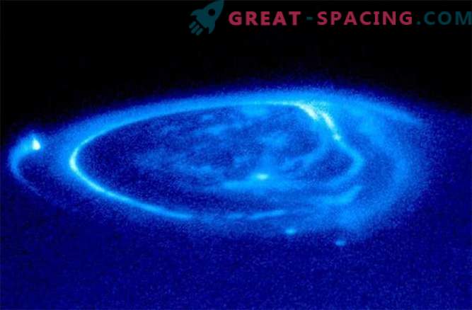 Epicka zorza polarna na obiektach Układu Słonecznego