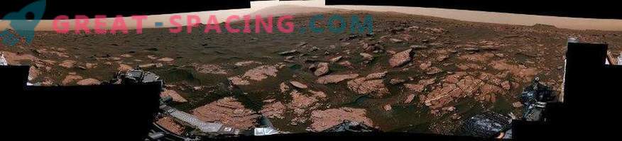 NASAs Rover entnimmt eine Probe von einer aktiven Mars-Düne.