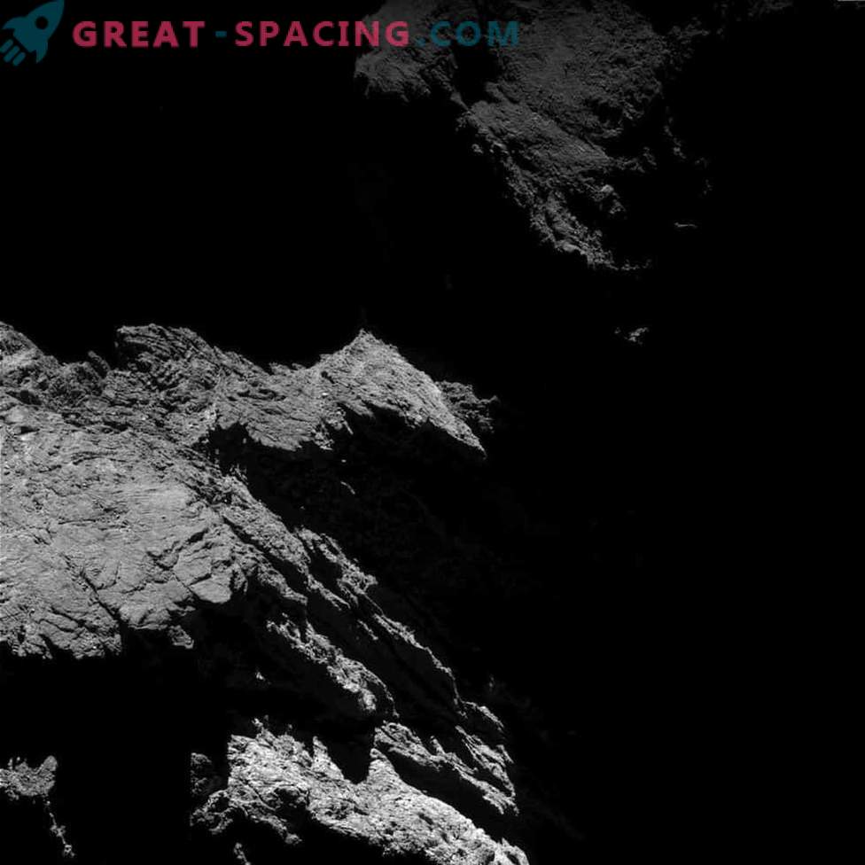 Rosetta kontynuuje badanie komety 67P / Churyumov-Gerasimenko