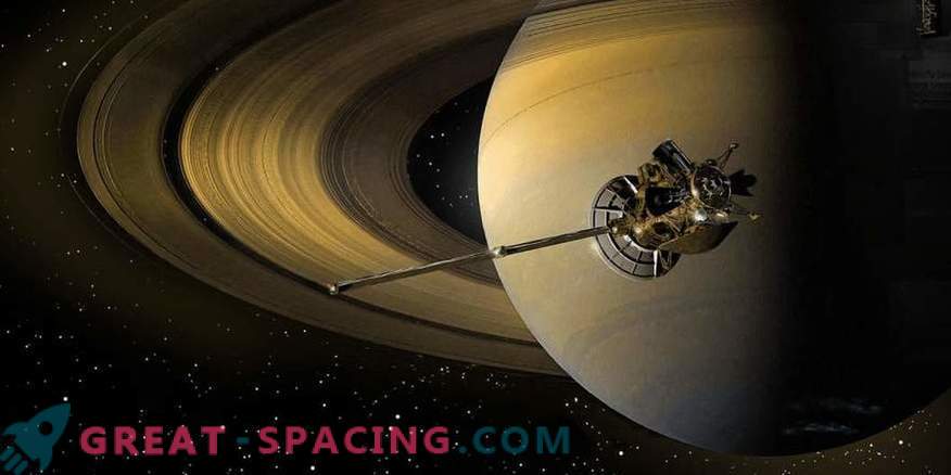 Cassiniapparaten brände ner i Saturns himmel