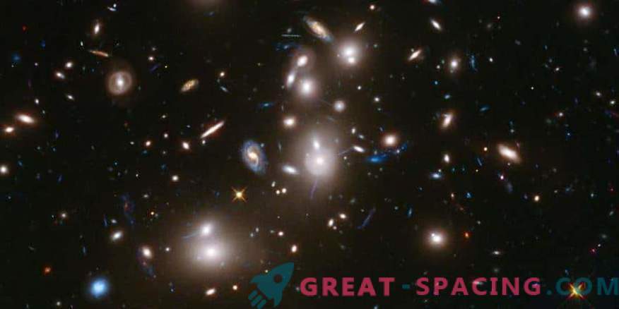 Galaktyki rosną i wypełniają się kurzem wraz z wiekiem.