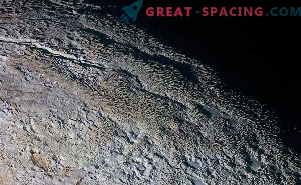 Spiny Pluto wskazuje na istnienie kolców lodu w innych światach