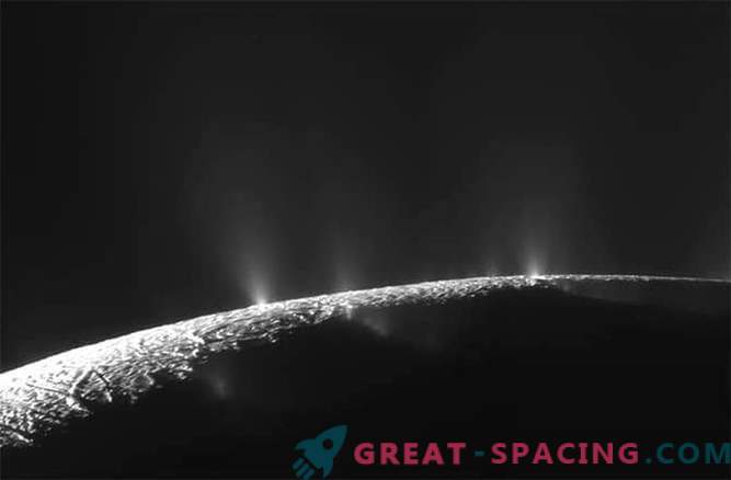 Cassini przygotowuje się do głębokiego zanurzenia w pociągu Enceladus