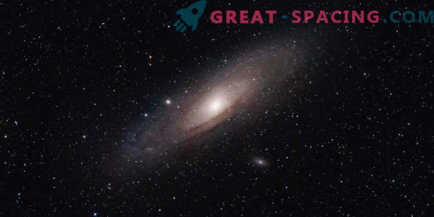 Een gigantisch paar zwarte gaten vormt de Andromeda Galaxy