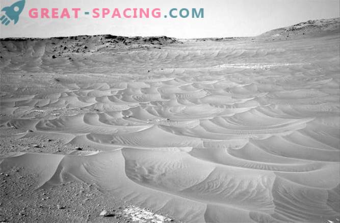 Ciekawość odkryła falujący piasek „morza” na Marsie