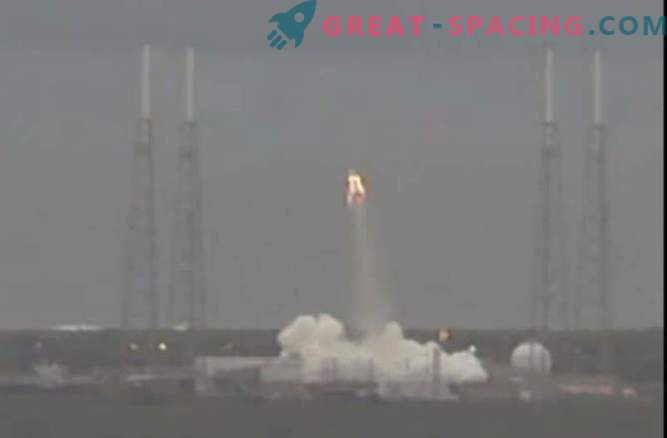 Kosmiczny statek kosmiczny Dragon SpaceX wykonał pierwszy lot testowy