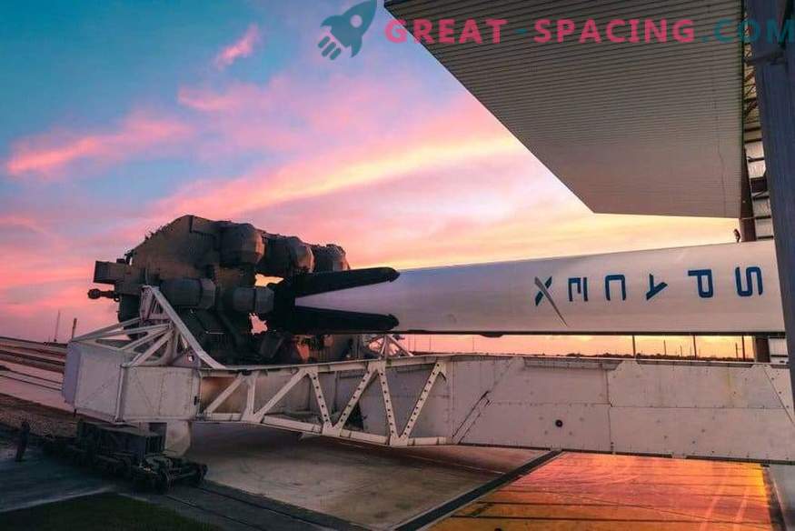 Pierwsza załoga SpaceX na platformie startowej