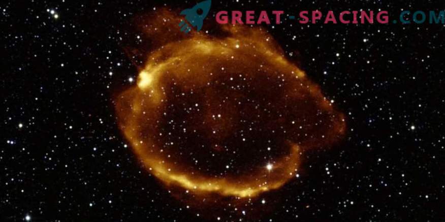 Soczewkowanie grawitacyjne znaleziono supernowe